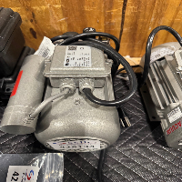 Becker Vacuum Pump image 0